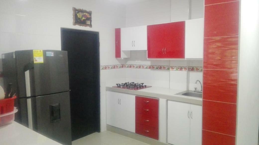 La Roca Covenas Apartamentos מראה חיצוני תמונה